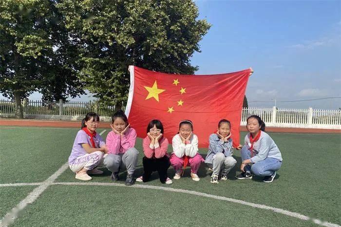 所有女孩子都是渣女？游戏画面
