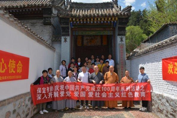 3岁孩子总喜欢玩手机怎么办？游戏画面